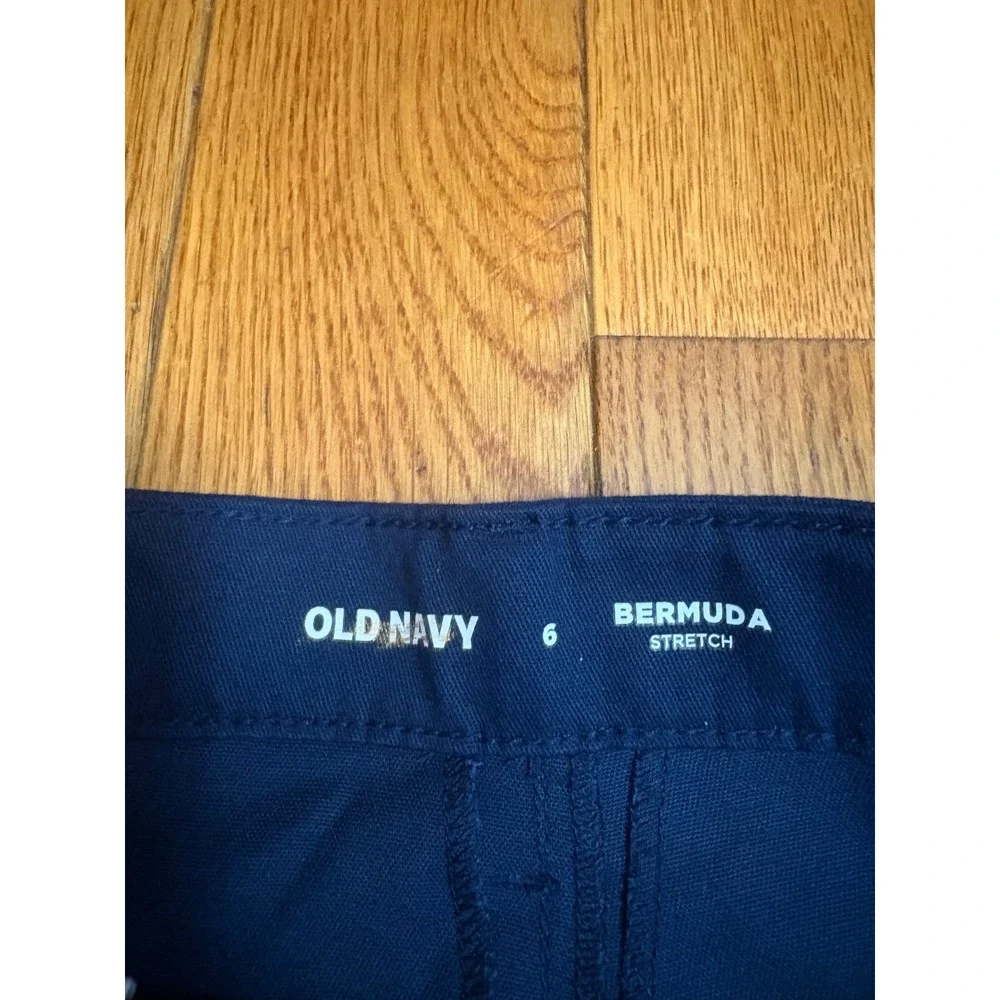 NWOT Old Navy Kids Navy Bermuda Stretch Chino Shorts Size 6 Adjustable Waist
